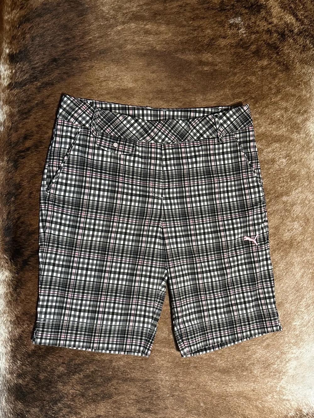 Puma Plaid Women's Bermuda Golf Shorts in Black, White & Pink